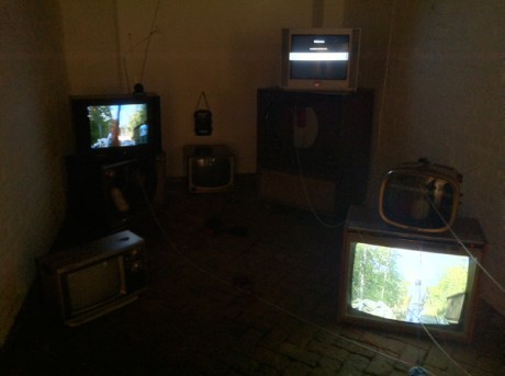 ws-tvs Hailey Lowe (sub)URBAN GHOSTS